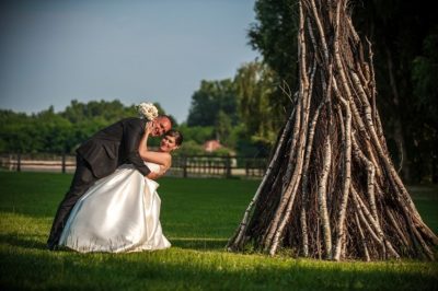 Éva és Tomi fél-szabadtéri esküvője Lajosmizsén az Új Tanya Csárdában